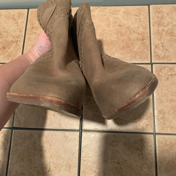 Zigi Soho Halyn Ankle Boot in Taupe size 10 - Picture 11 of 13